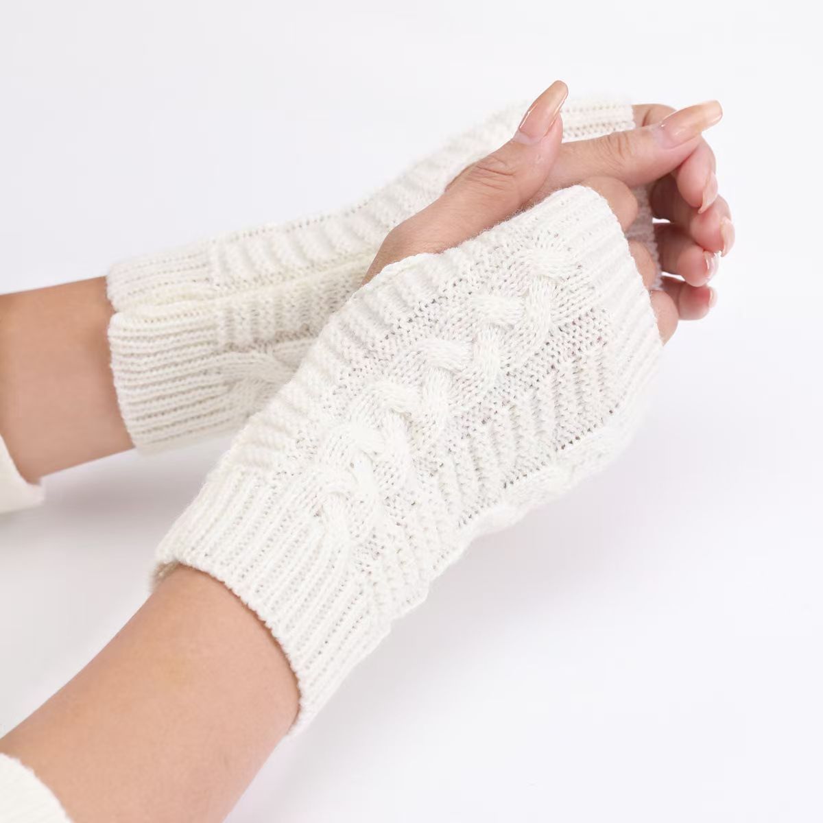 Cable Knit Fingerless Thermal Gloves